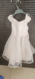 Make your baby girl the star of the show with our adorable Frock/Dress - crafted for comfort and cuteness!