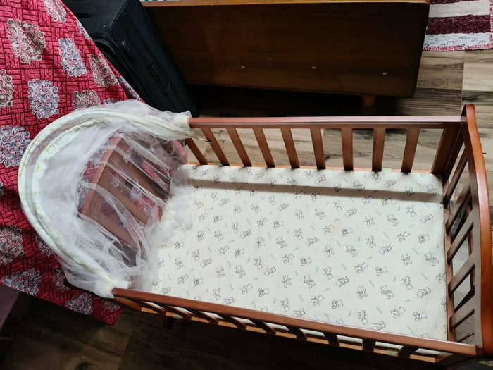 Give your baby a safe and stylish sleeping space with the versatile First Step Cradle perfect for a peaceful nursery!