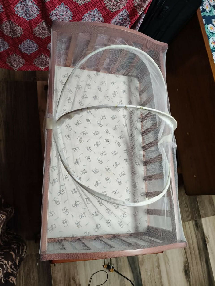 Give your baby a safe and stylish sleeping space with the versatile First Step Cradle perfect for a peaceful nursery!