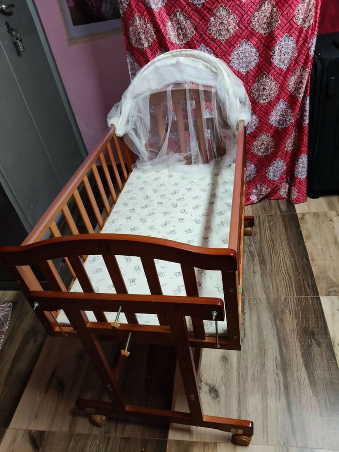 Give your baby a safe and stylish sleeping space with the versatile First Step Cradle perfect for a peaceful nursery!