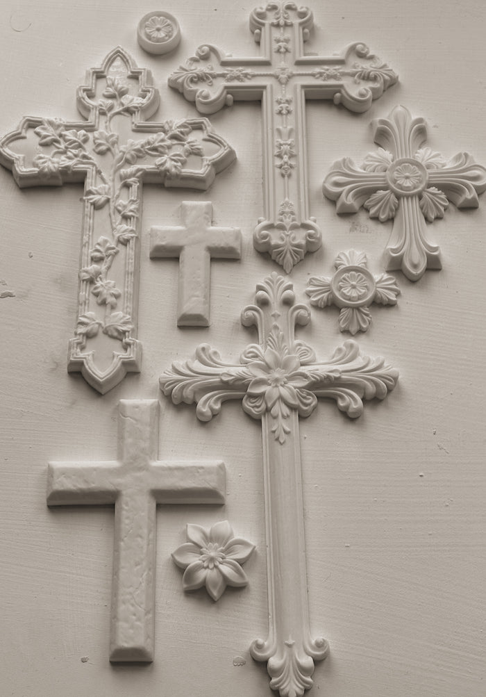 LES CROIX