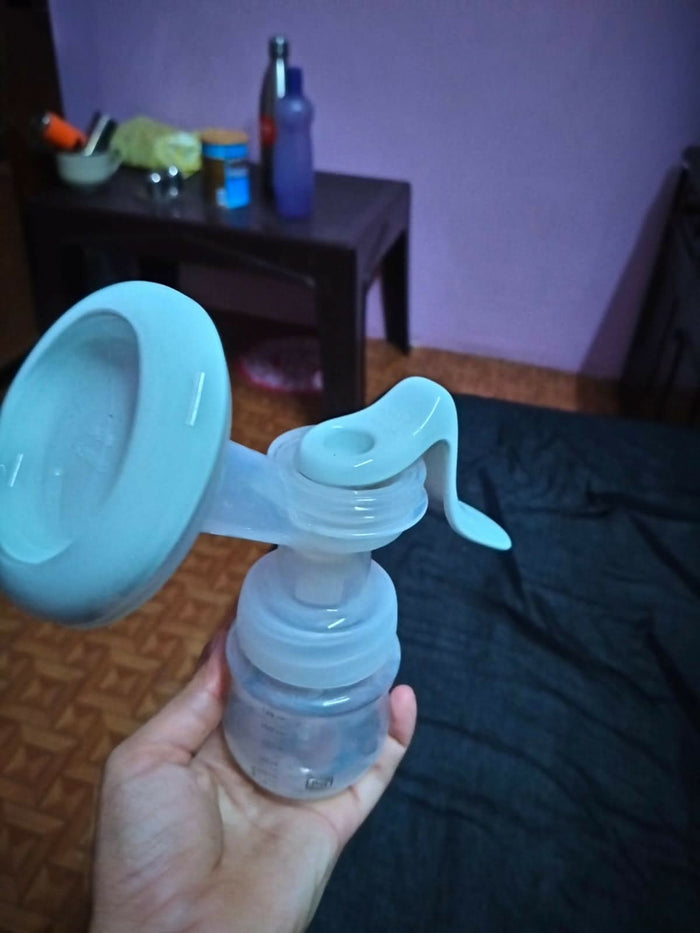Buy Philips Avent Manual Breast Pump – comfortable, efficient, and portable solution for nursing mothers.