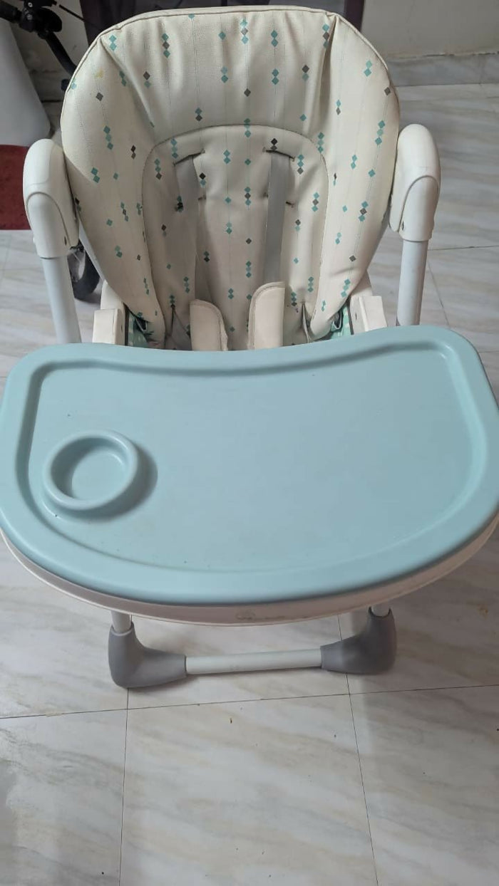 R for Rabbit Lite High Chair in blue and cream with adjustable height and cushioned seat