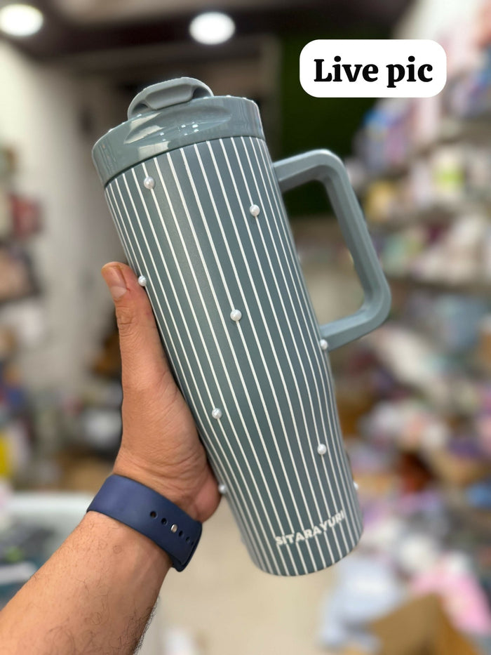 SITARAYURI Premium Insulated Tumbler (900 ml) with double-wall stainless steel insulation, spill-resistant lid, reusable straw, ergonomic handle, and large capacity to keep beverages hot or cold for hours.